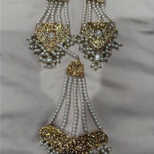 Source Unknown Gold and White Pearl Earrings